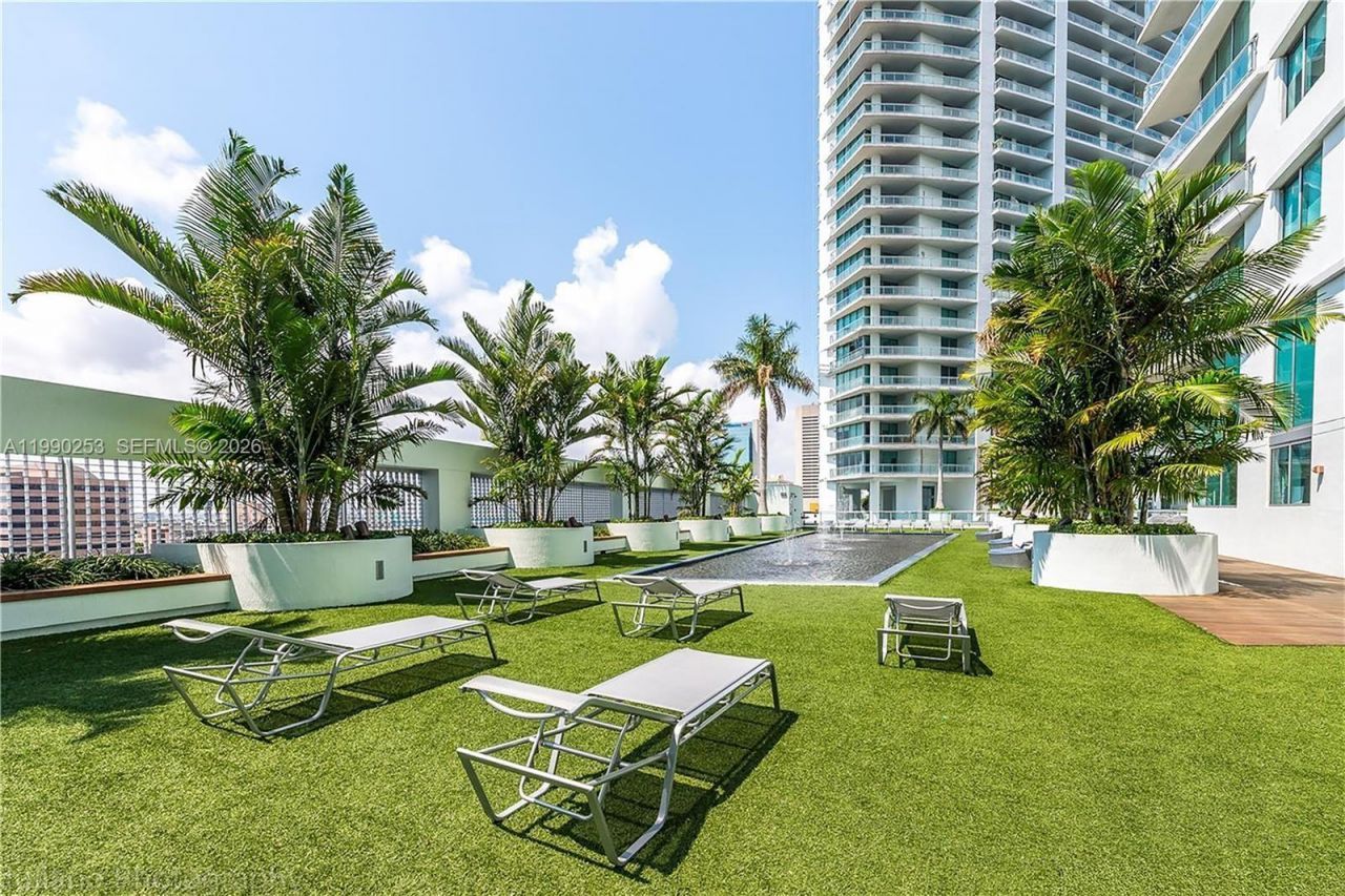 92 SW 3rd St , Unit 2802, Miami, FL 33130 Photo