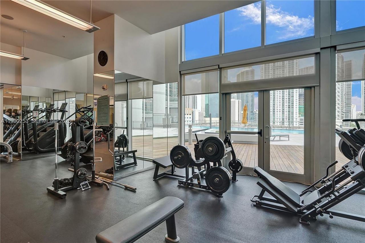 92 SW 3rd St , Unit 2802, Miami, FL 33130 Photo