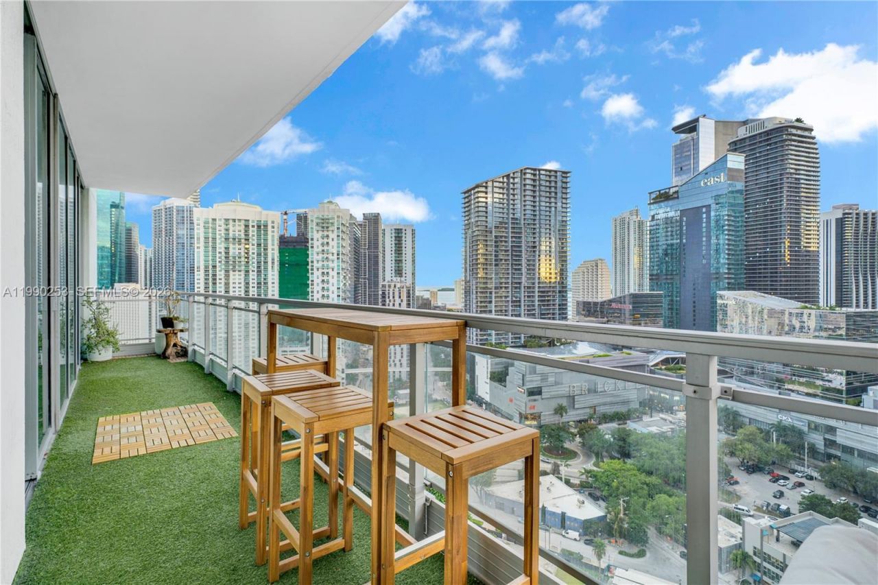 92 SW 3rd St , Unit 2802, Miami, FL 33130 Photo