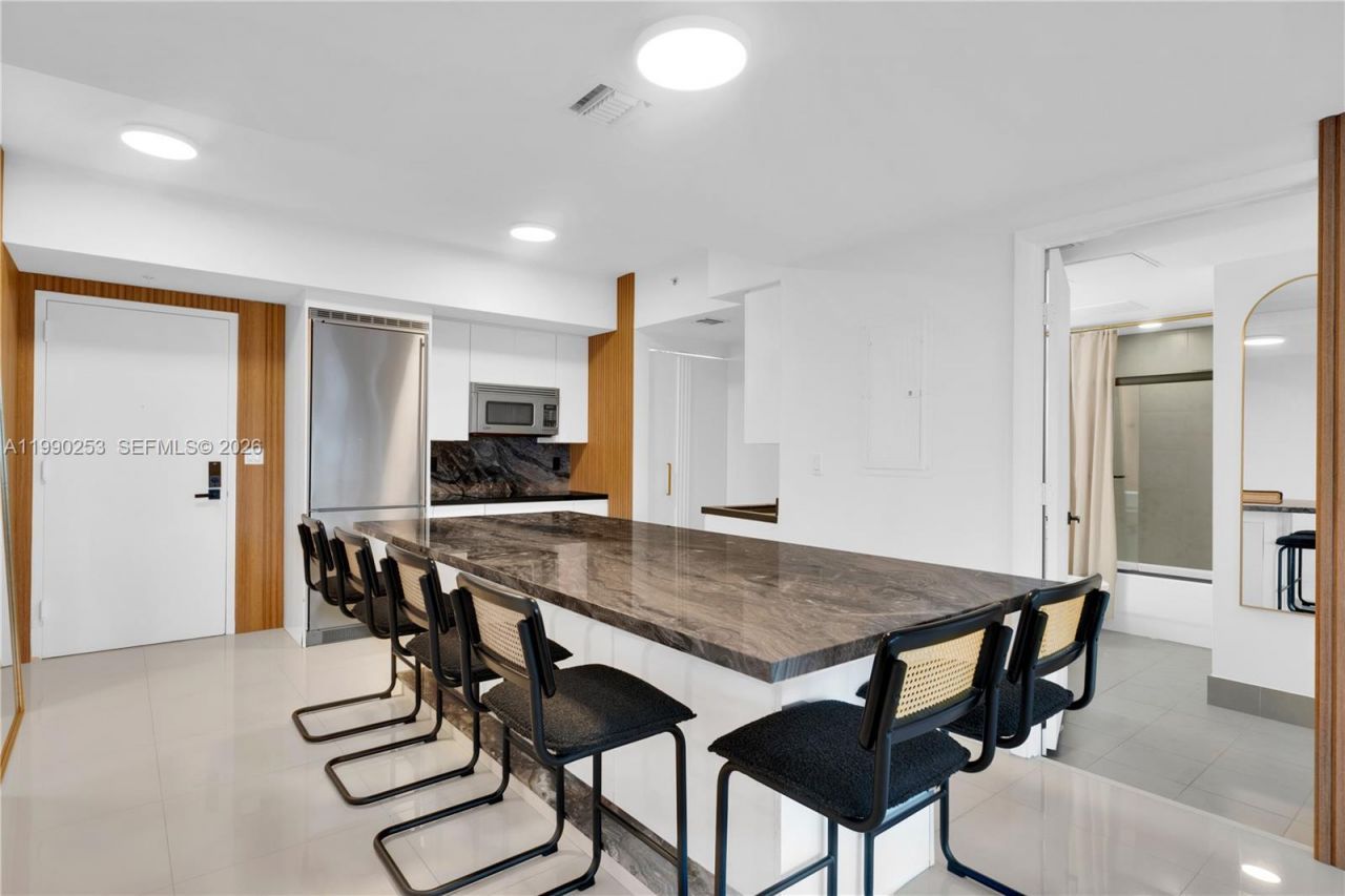 92 SW 3rd St , Unit 2802, Miami, FL 33130 Photo