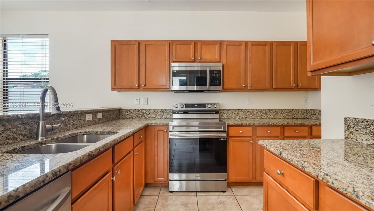 8841 W 34th Ct, Hialeah, FL 33018 Photo