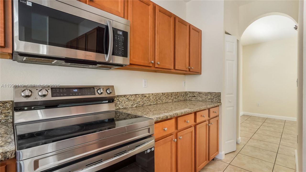 8841 W 34th Ct, Hialeah, FL 33018 Photo