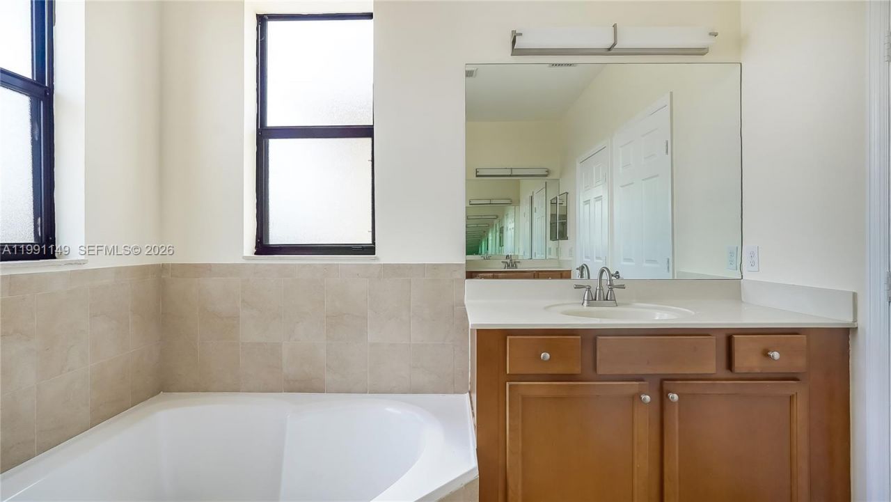 8841 W 34th Ct, Hialeah, FL 33018 Photo