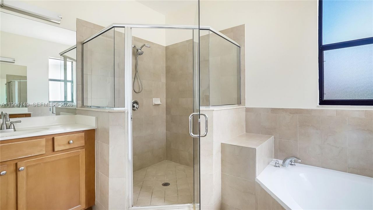 8841 W 34th Ct, Hialeah, FL 33018 Photo