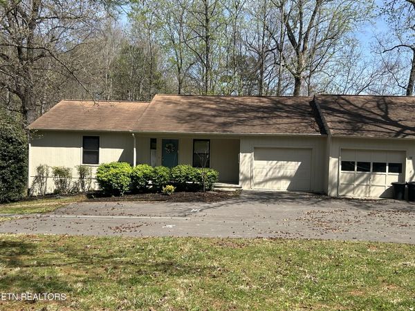 8500 Olde Colony Tr, Knoxville, TN 37923