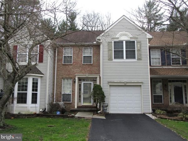 525 SOUTHHAMPTON LANE, WILMINGTON, DE 19808