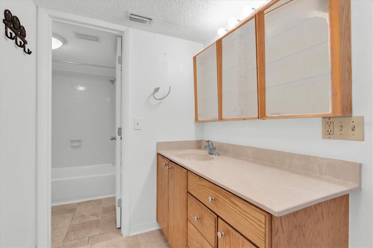 4902 38th Way S, Unit 109, Saint Petersburg, FL 33711 Photo