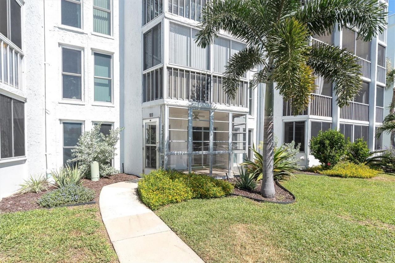 4902 38th Way S, Unit 109, Saint Petersburg, FL 33711 Photo