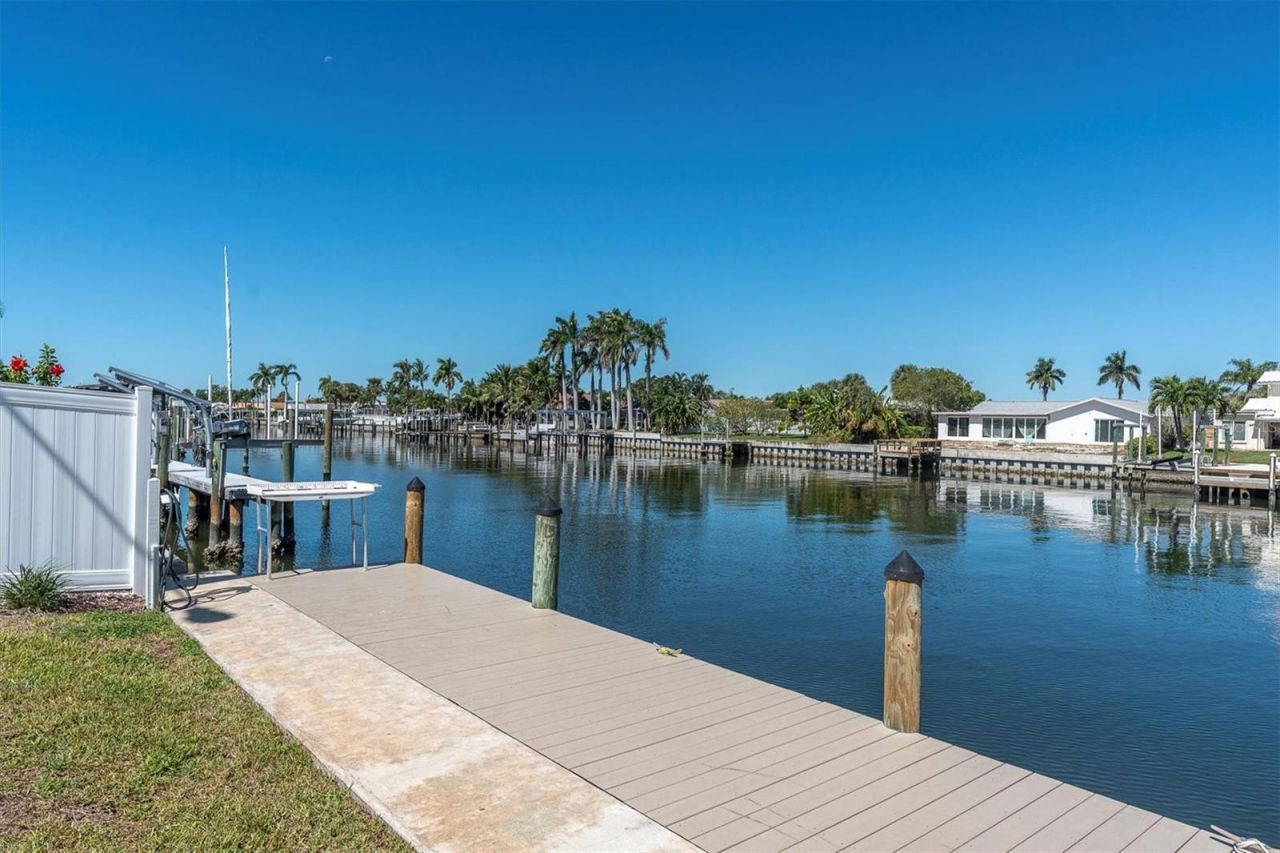 4902 38th Way S, Unit 109, Saint Petersburg, FL 33711 Photo