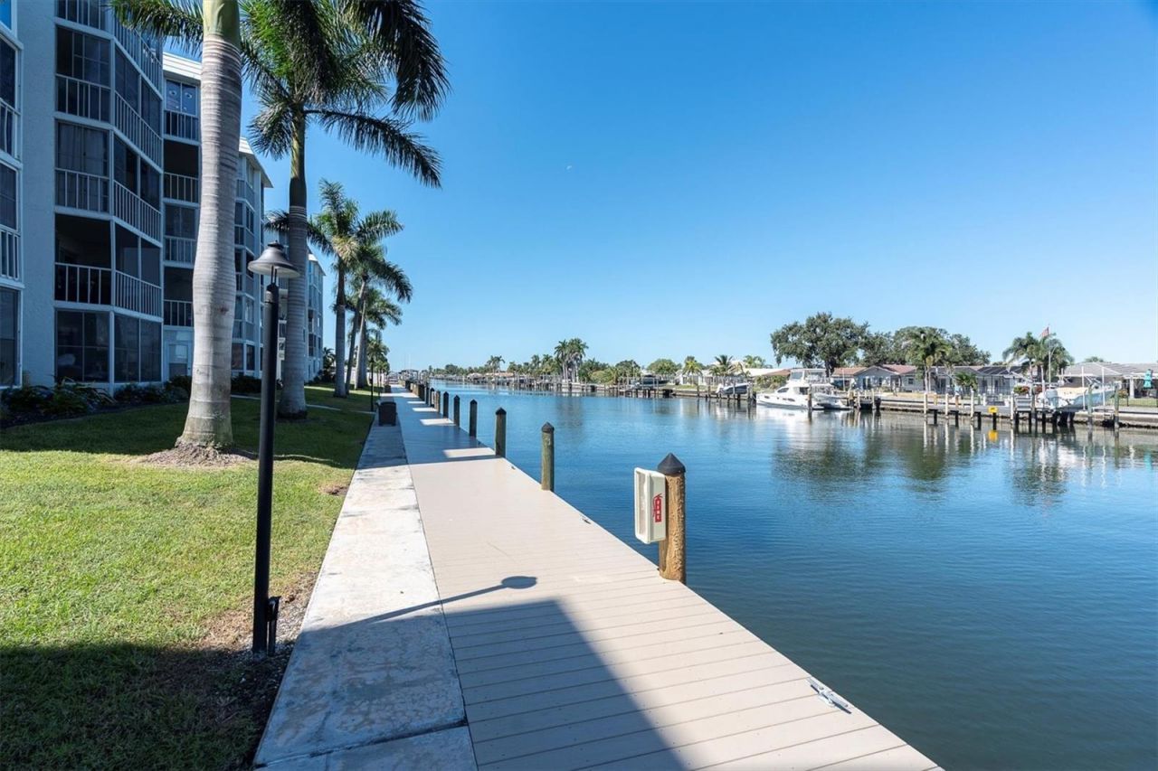 4902 38th Way S, Unit 109, Saint Petersburg, FL 33711 Photo