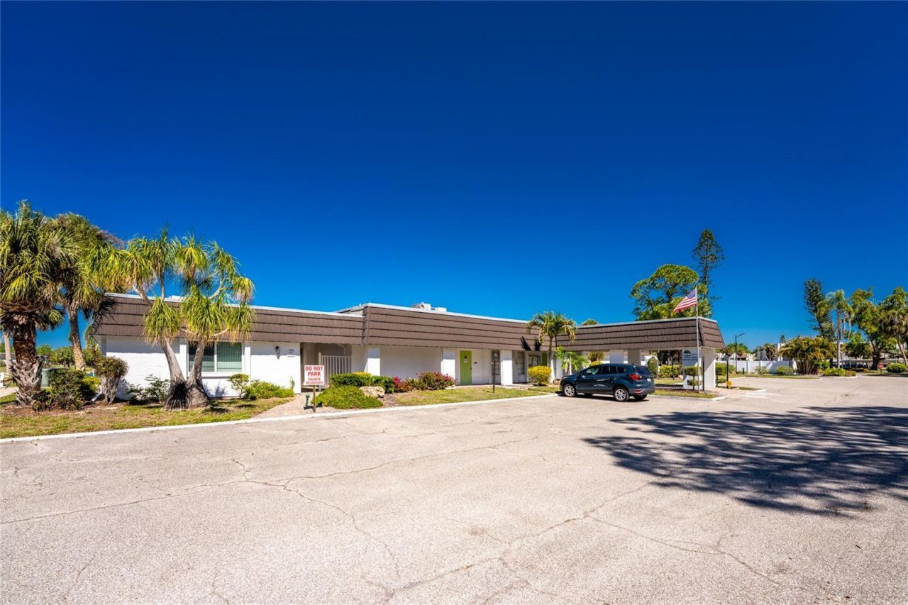 3972 Overlook Bend , Unit 28, Sarasota, FL 34232 Photo