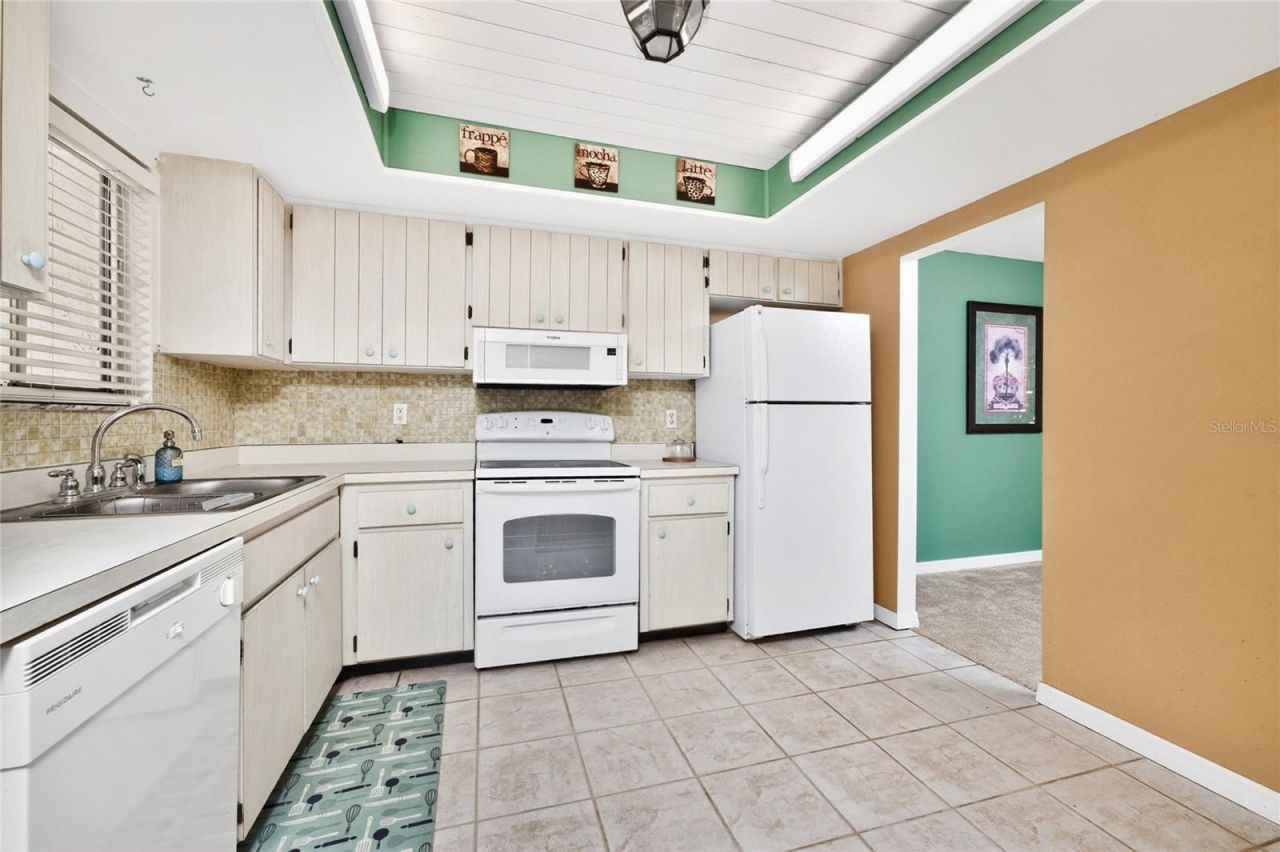 3972 Overlook Bend , Unit 28, Sarasota, FL 34232 Photo