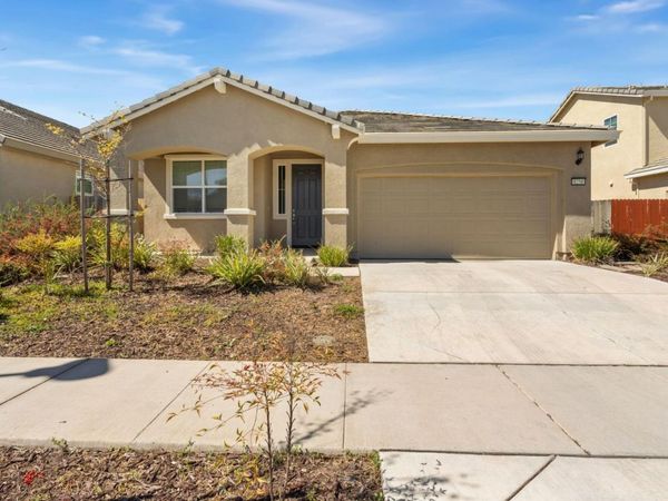 8250 Courage Dr, Sacramento, CA 95829