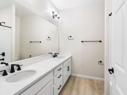 8250 Courage Dr, Sacramento, CA 95829 Photo