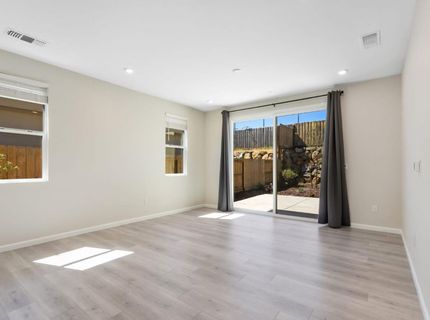 8250 Courage Dr, Sacramento, CA 95829 Photo