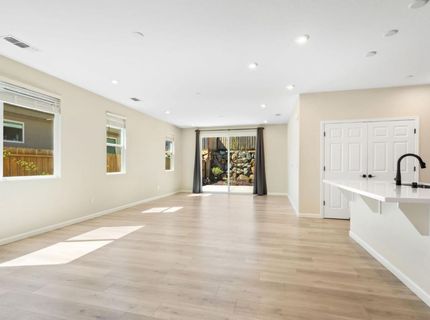 8250 Courage Dr, Sacramento, CA 95829 Photo