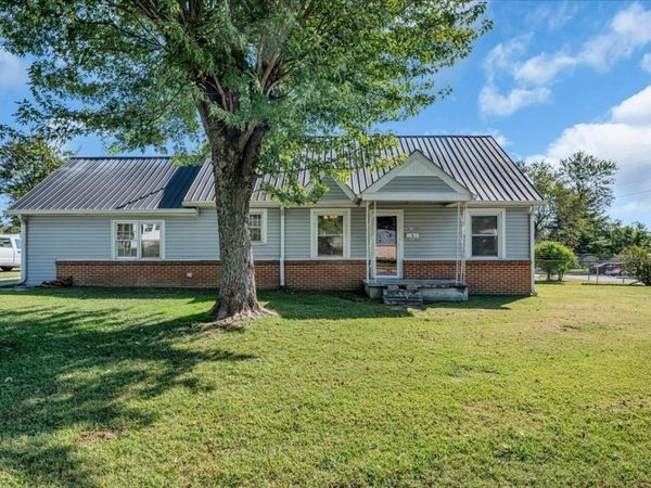 416 Juniper Ln, Smithville, TN 37166