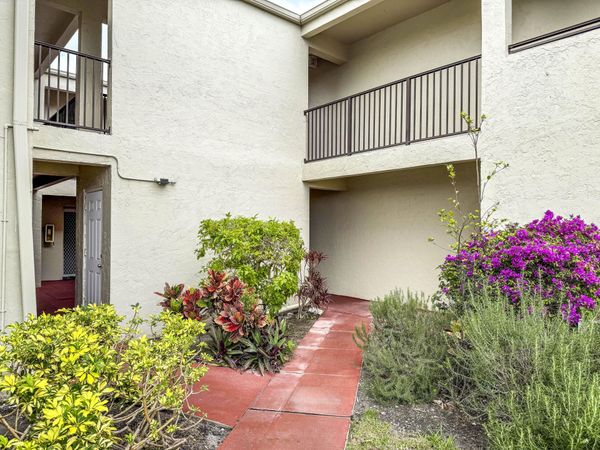 2528 Boundbrook Drive S, Unit 205, West Palm Beach, FL 33406