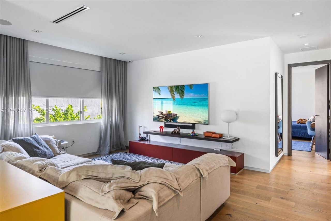 410 Golden Beach Dr , Golden Beach, FL 33160 Photo