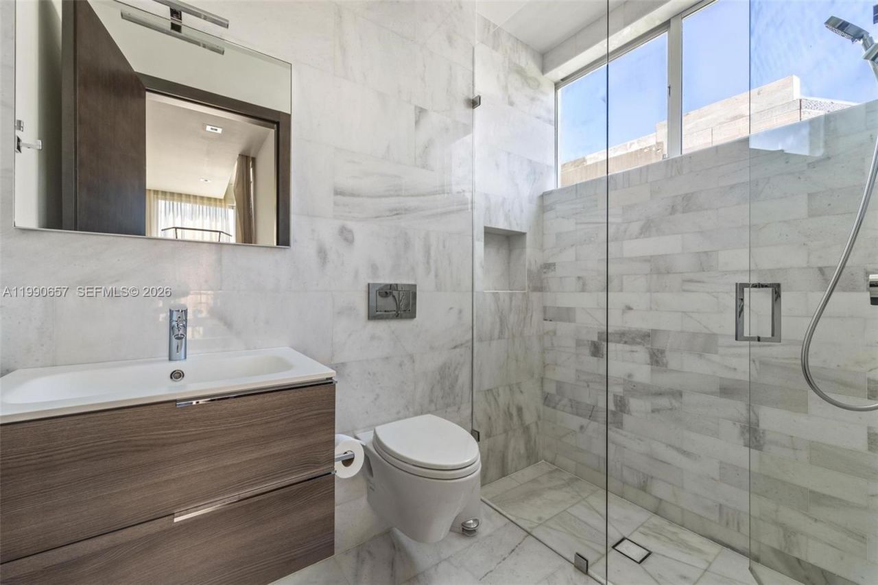 410 Golden Beach Dr , Golden Beach, FL 33160 Photo