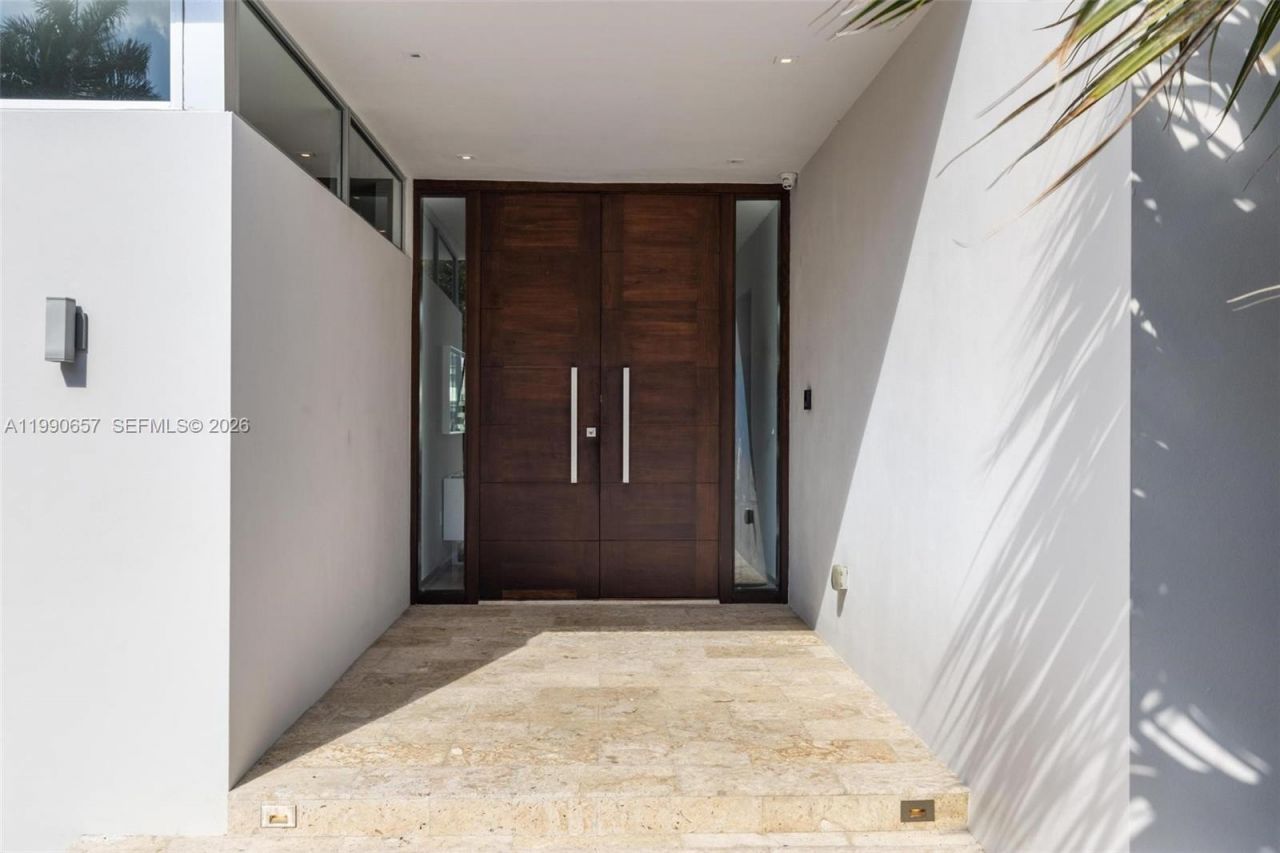 410 Golden Beach Dr , Golden Beach, FL 33160 Photo