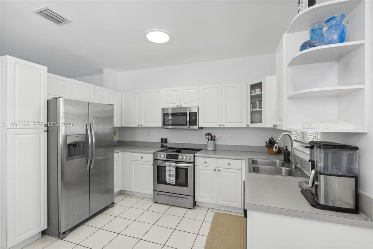 1120 Canella Ln , Unit 1120, Hollywood, FL 33019 Photo