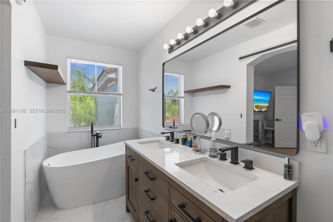 1120 Canella Ln , Unit 1120, Hollywood, FL 33019 Photo