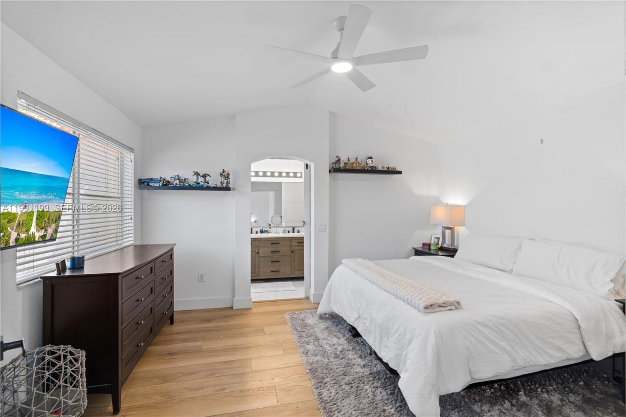 1120 Canella Ln , Unit 1120, Hollywood, FL 33019 Photo