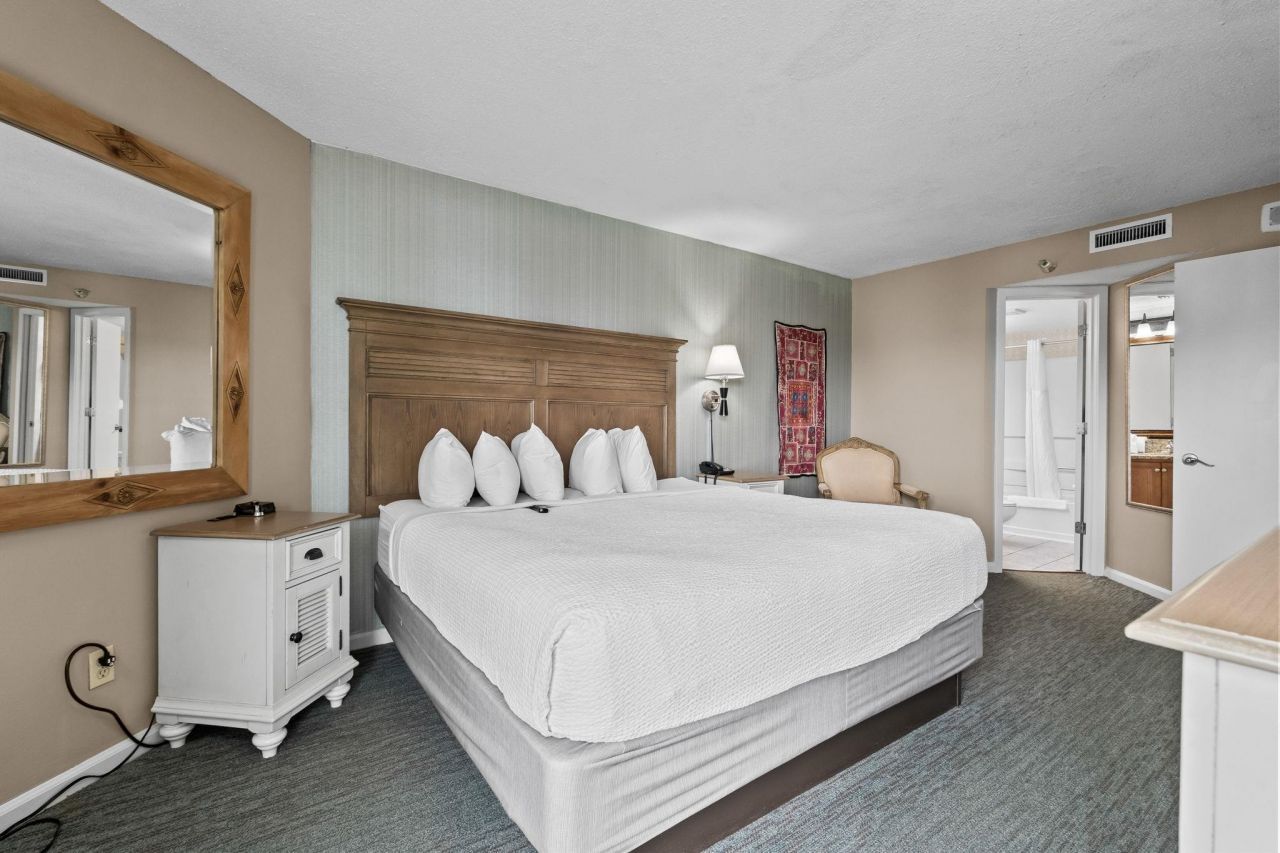 2701 N Ocean Blvd. Photo 21