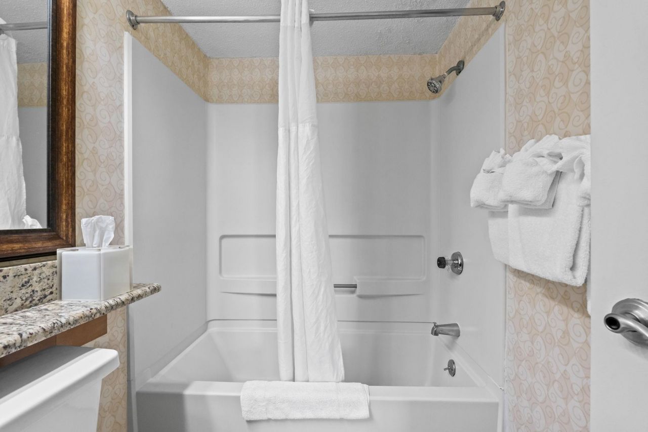 2701 N Ocean Blvd. Photo 24