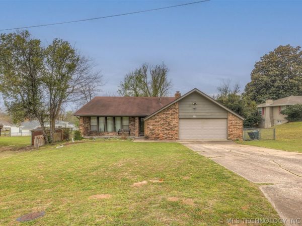 112 E 12th Street, Sand Springs, OK 74063