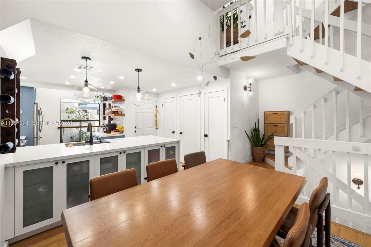 3237 Mary St, Unit 6, Miami, FL 33133 Photo