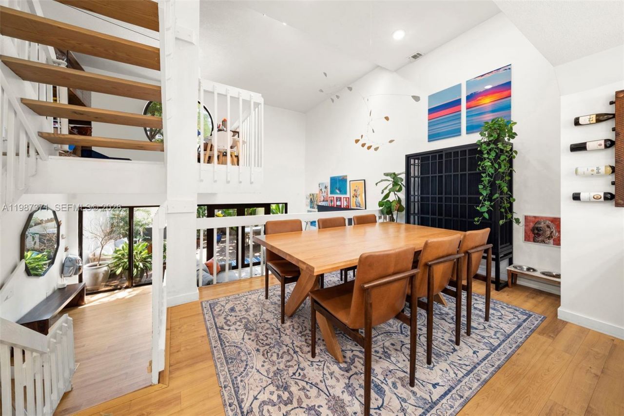 3237 Mary St, Unit 6, Miami, FL 33133 Photo