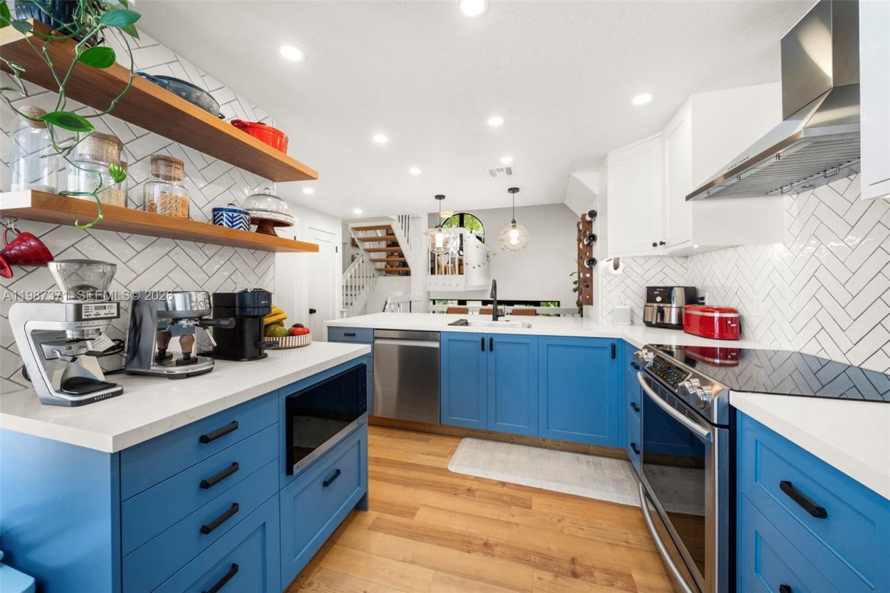 3237 Mary St, Unit 6, Miami, FL 33133 Photo