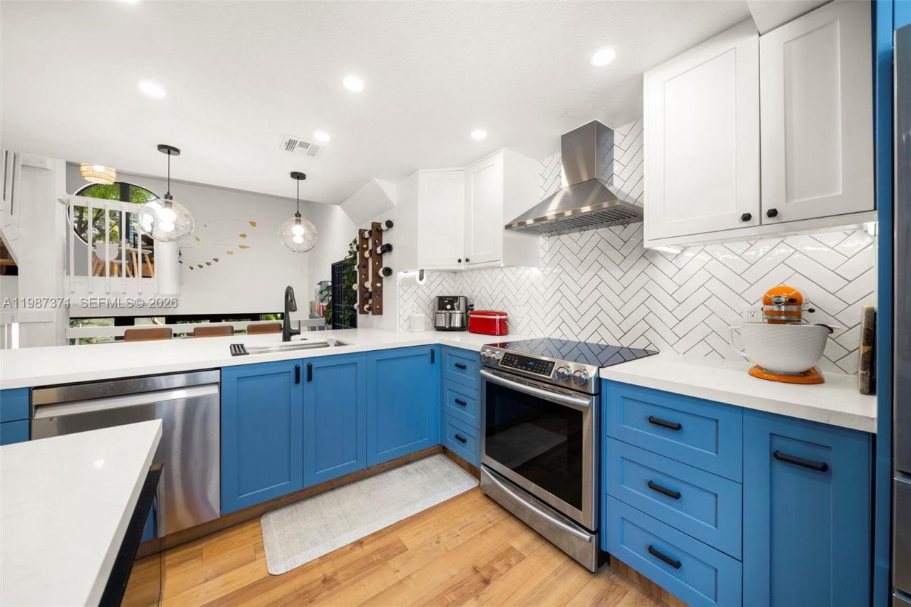 3237 Mary St, Unit 6, Miami, FL 33133 Photo