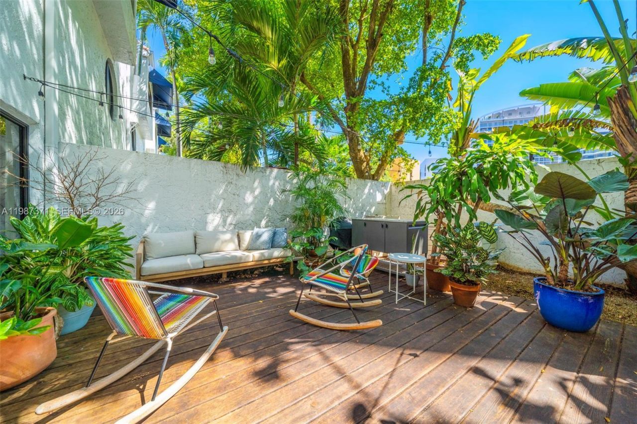 3237 Mary St, Unit 6, Miami, FL 33133 Photo