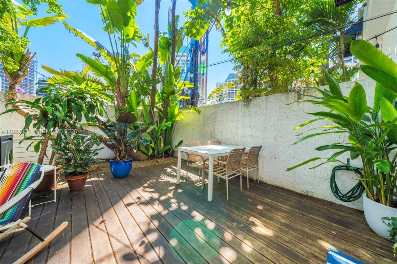 3237 Mary St, Unit 6, Miami, FL 33133 Photo