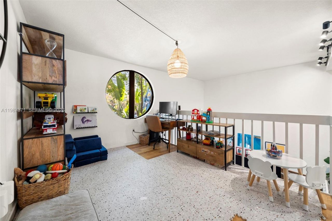 3237 Mary St, Unit 6, Miami, FL 33133 Photo