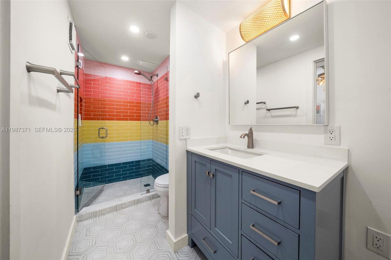 3237 Mary St, Unit 6, Miami, FL 33133 Photo