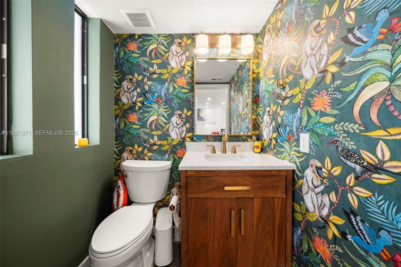 3237 Mary St, Unit 6, Miami, FL 33133 Photo