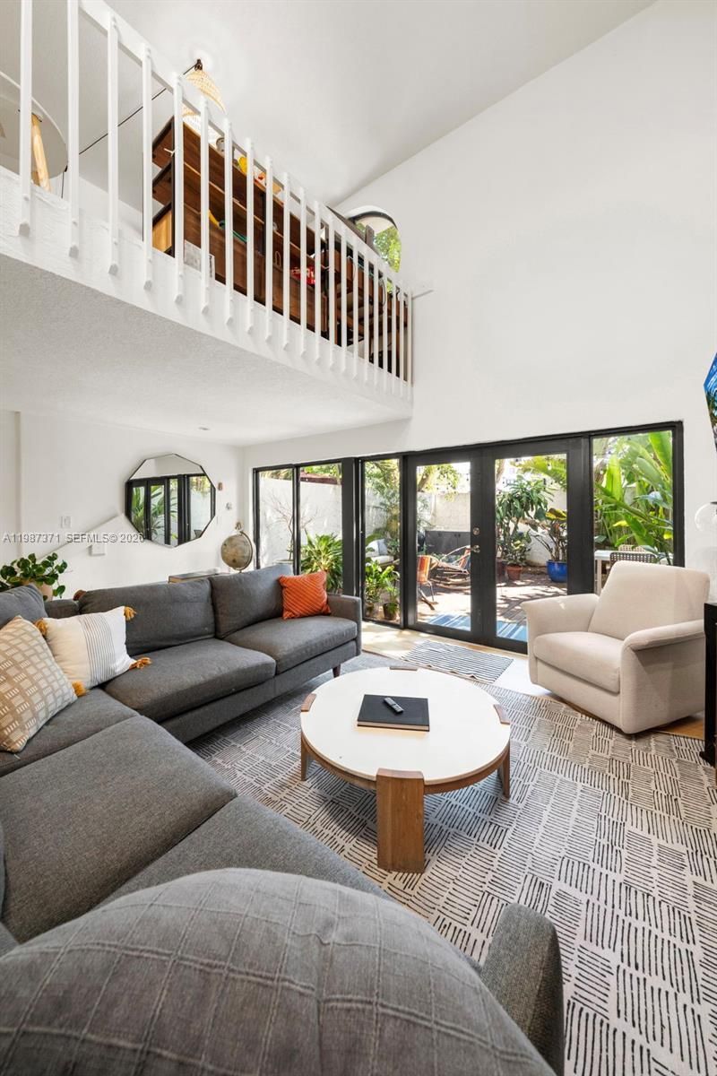 3237 Mary St, Unit 6, Miami, FL 33133 Photo