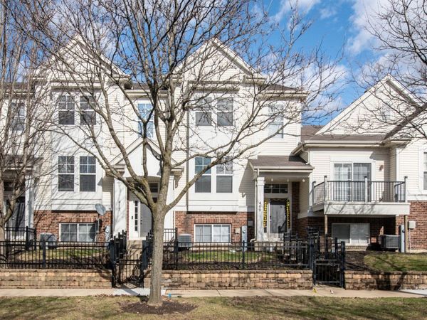 417 Plaza Place, Aurora, IL 60504