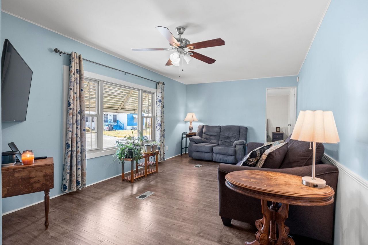 100 Crooked Island Circle Photo 11