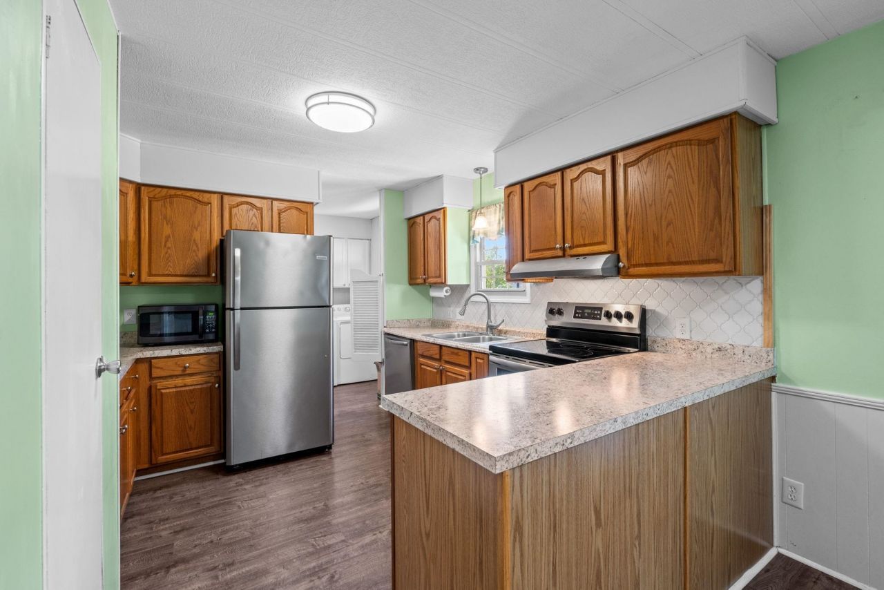 100 Crooked Island Circle Photo 15