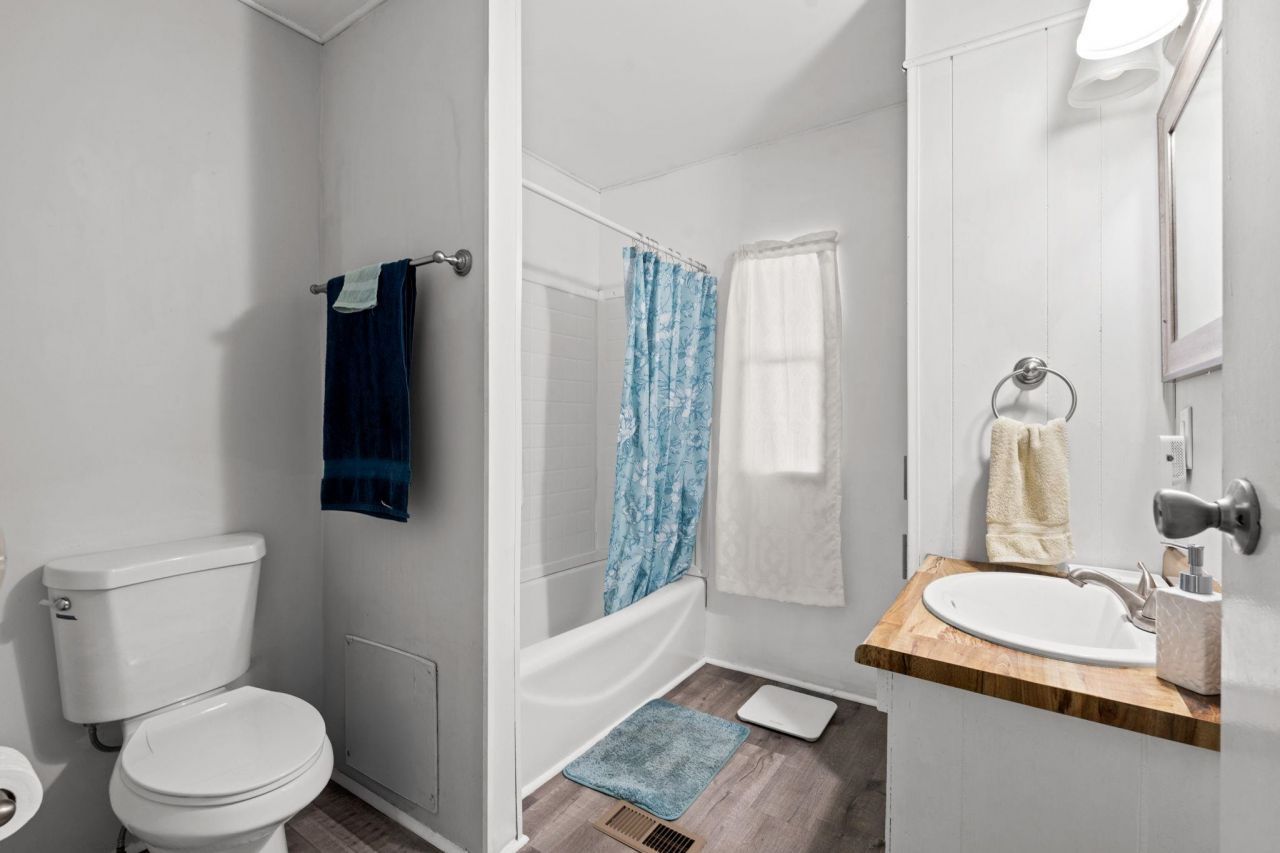 100 Crooked Island Circle Photo 20