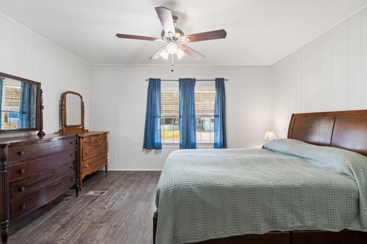 100 Crooked Island Circle Photo 23