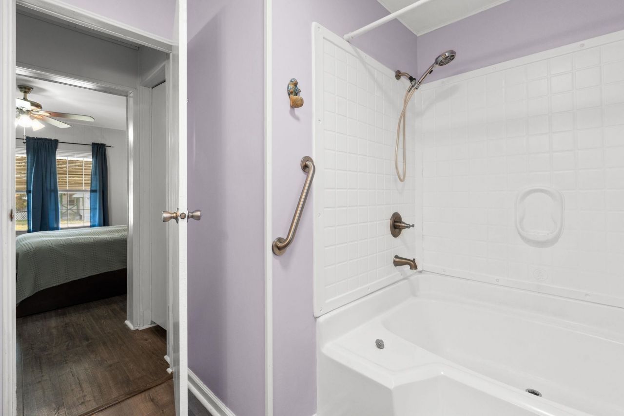 100 Crooked Island Circle Photo 25