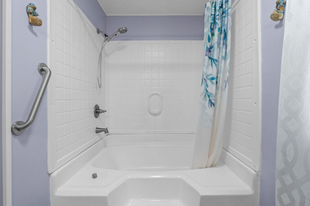 100 Crooked Island Circle Photo 26