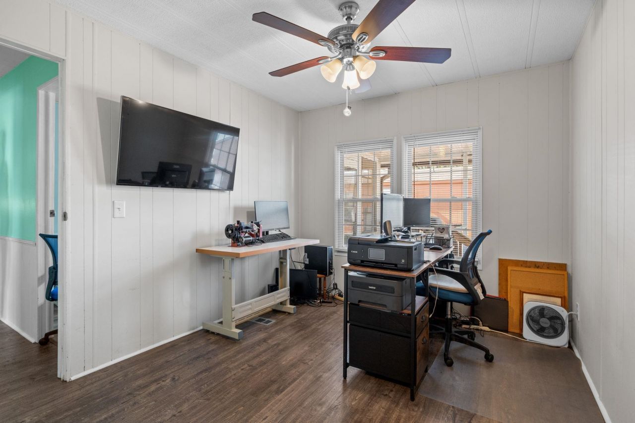 100 Crooked Island Circle Photo 6