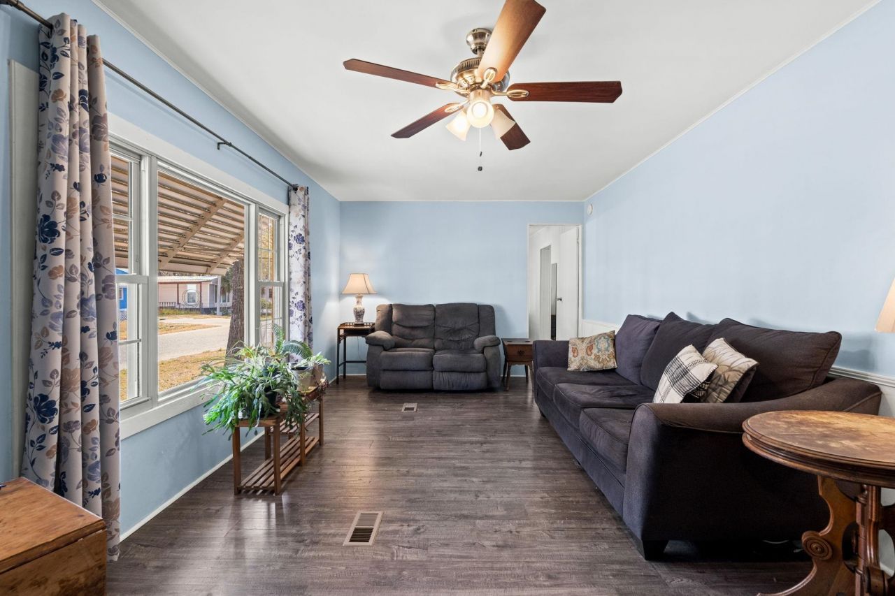 100 Crooked Island Circle Photo 8